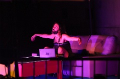 Danser dans mon petit salon 20 * 6240 x 4160 * (5.68MB)